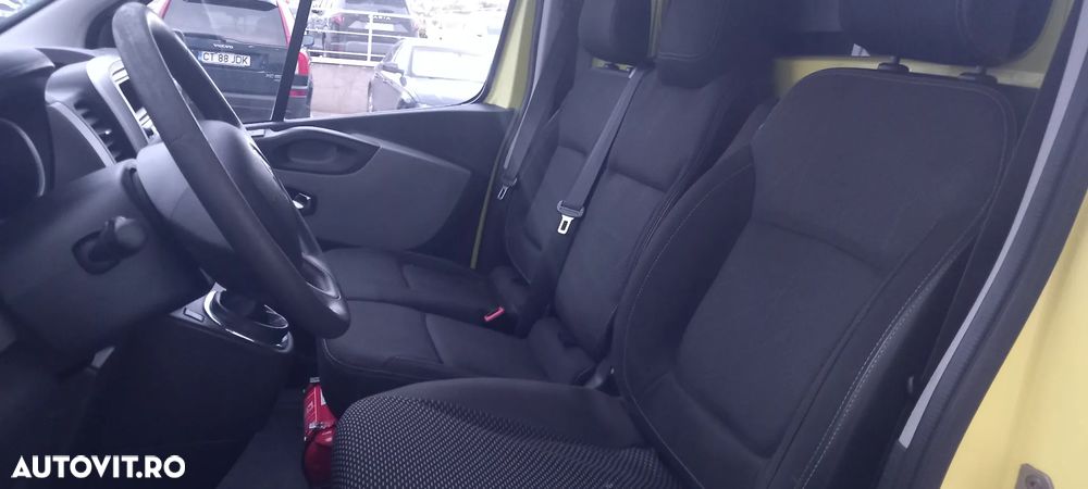 Renault Trafic - 12