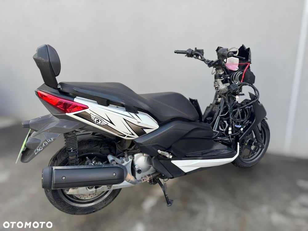 Yamaha X-max - 3
