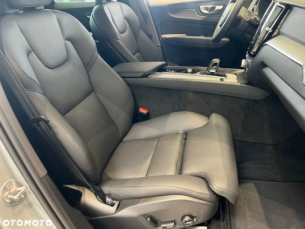 Volvo XC 60 B5 B AWD Geartronic RDesign - 15