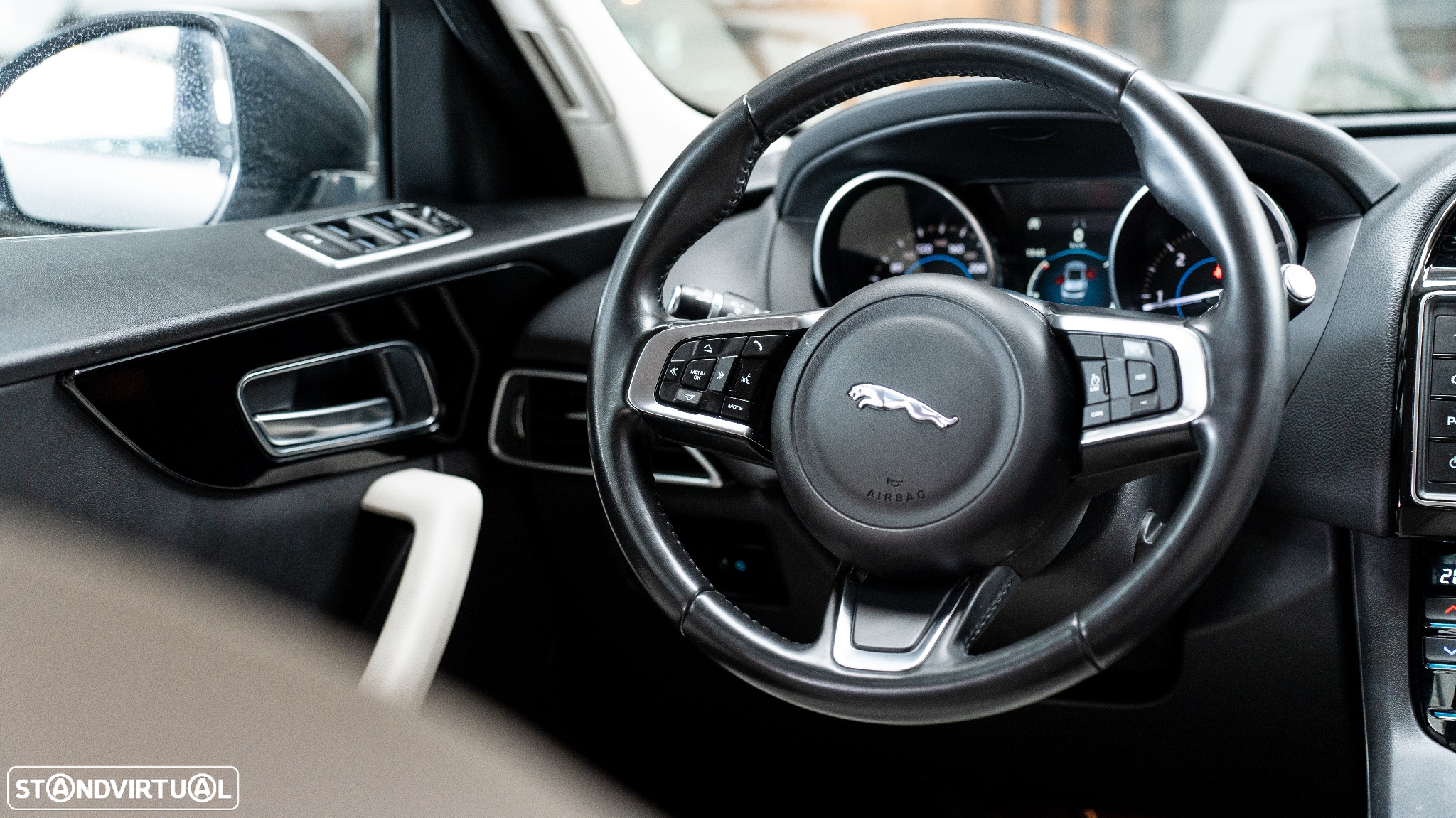 Jaguar F-Pace 2.0 i4D Pure AWD - 15