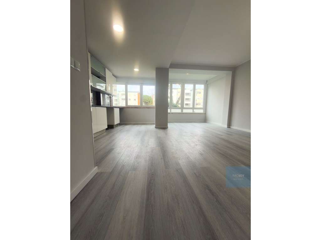 T2 totalmente remodelado em Oeiras (Vila) - Grande imagem: 2/34