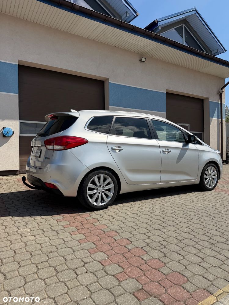 Kia Carens - 6