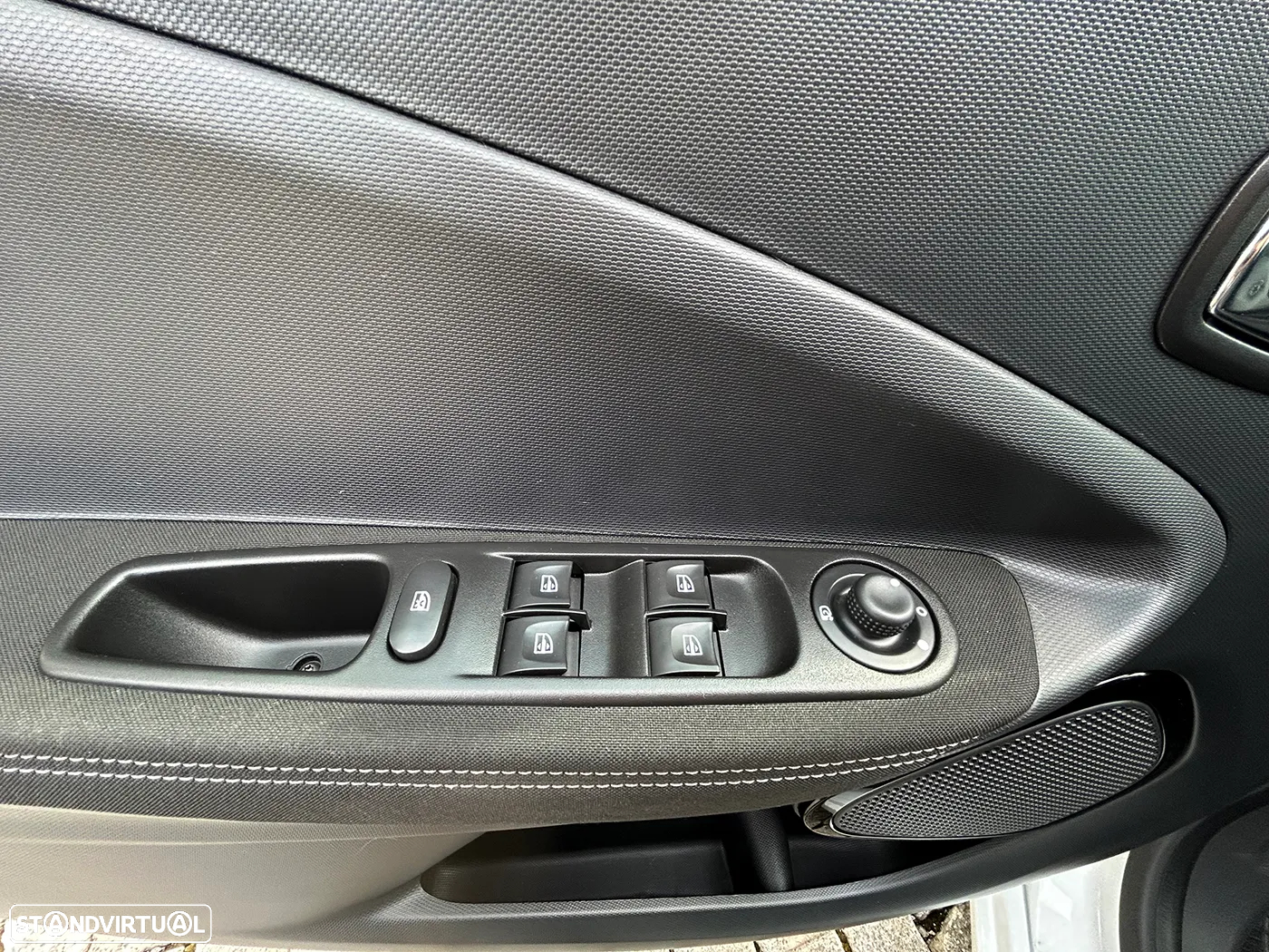 Renault Zoe (c/ Bateria) Intens 40 - 19