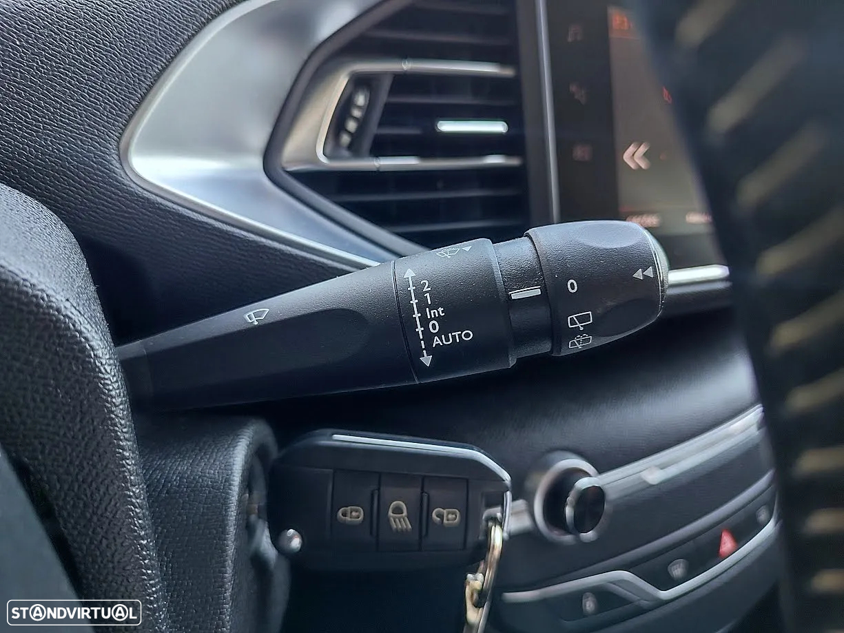 Peugeot 308 SW 1.5 BlueHDi Style - 23