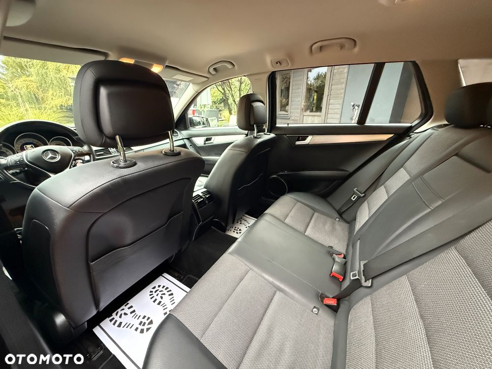 Mercedes-Benz Klasa C 180 CGI BlueEff Avantgarde - 11