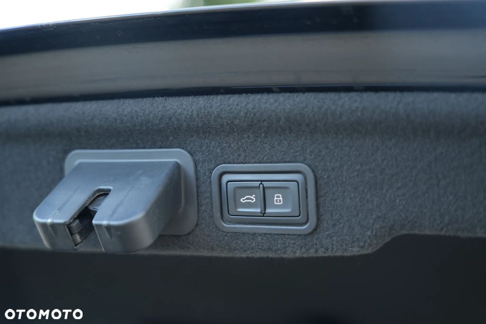 Audi A8 4.0 TFSI cylinder on demand quattro tiptronic - 11
