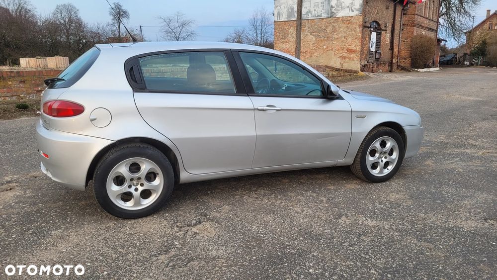 Alfa Romeo 147 1.9 JTD 8V Impression - 4