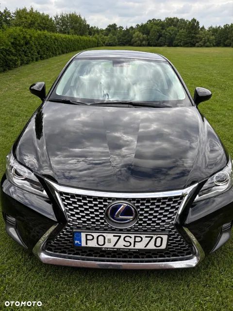 Lexus CT - 12
