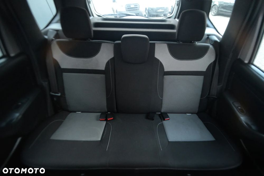 Dacia Duster 1.6 SCe Outdoor S&S - 9