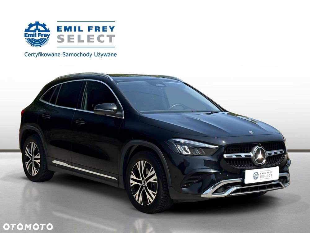 Mercedes-Benz GLA - 8