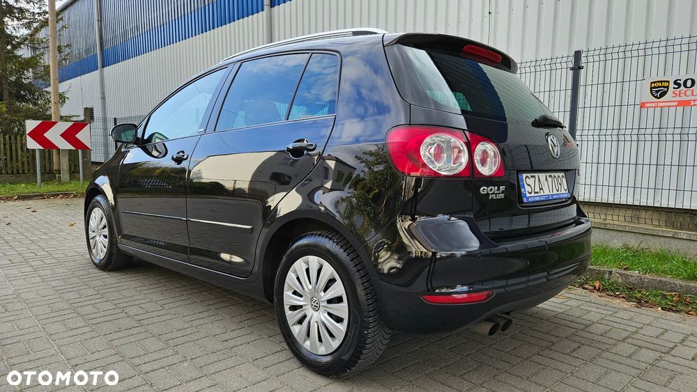 Volkswagen Golf Plus 2012 photo 2