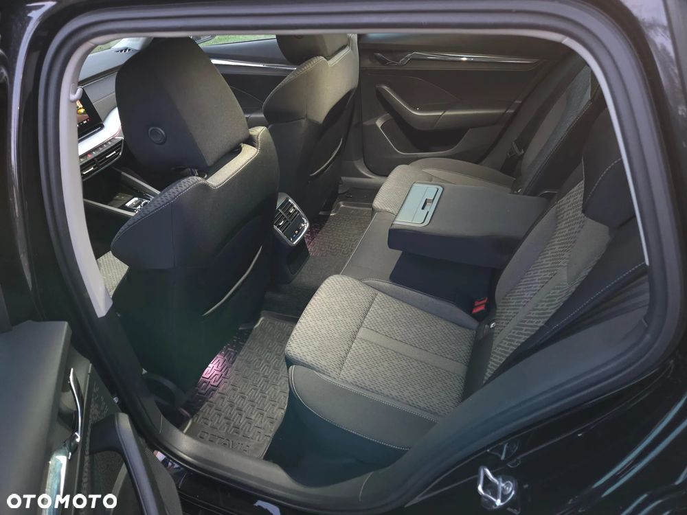 Skoda Octavia 2.0 TDI DSG Style - 24