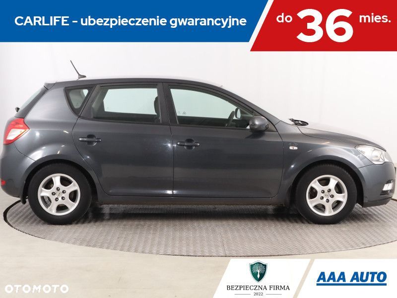 Kia Ceed - 7