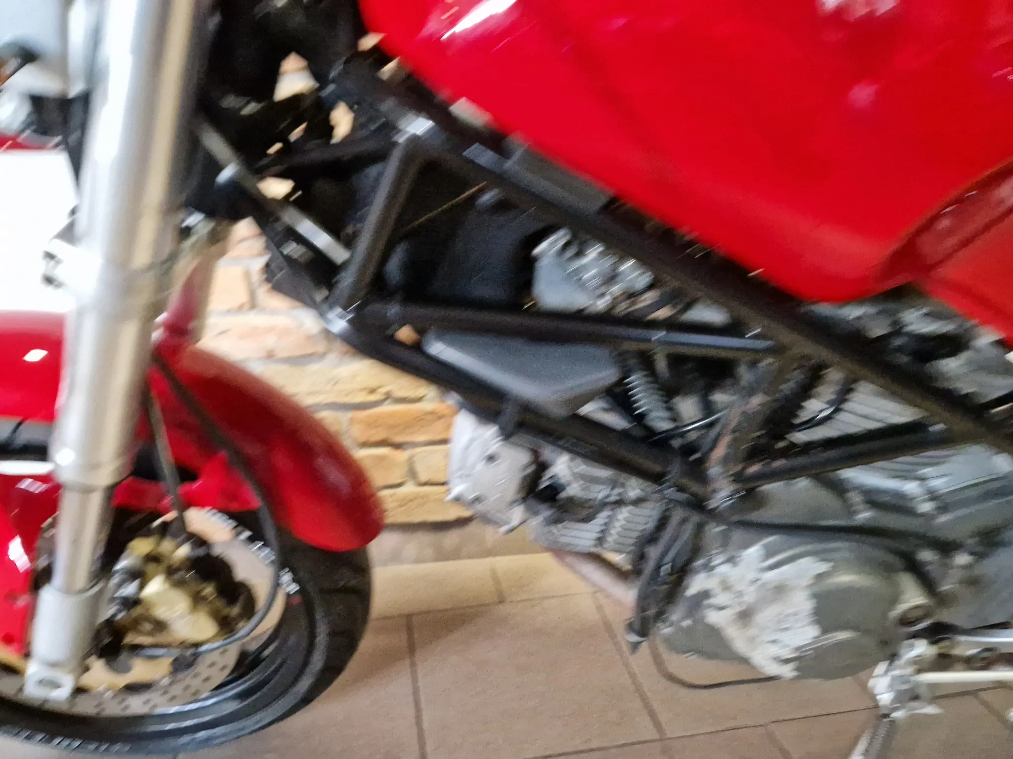 Ducati Monster - 10