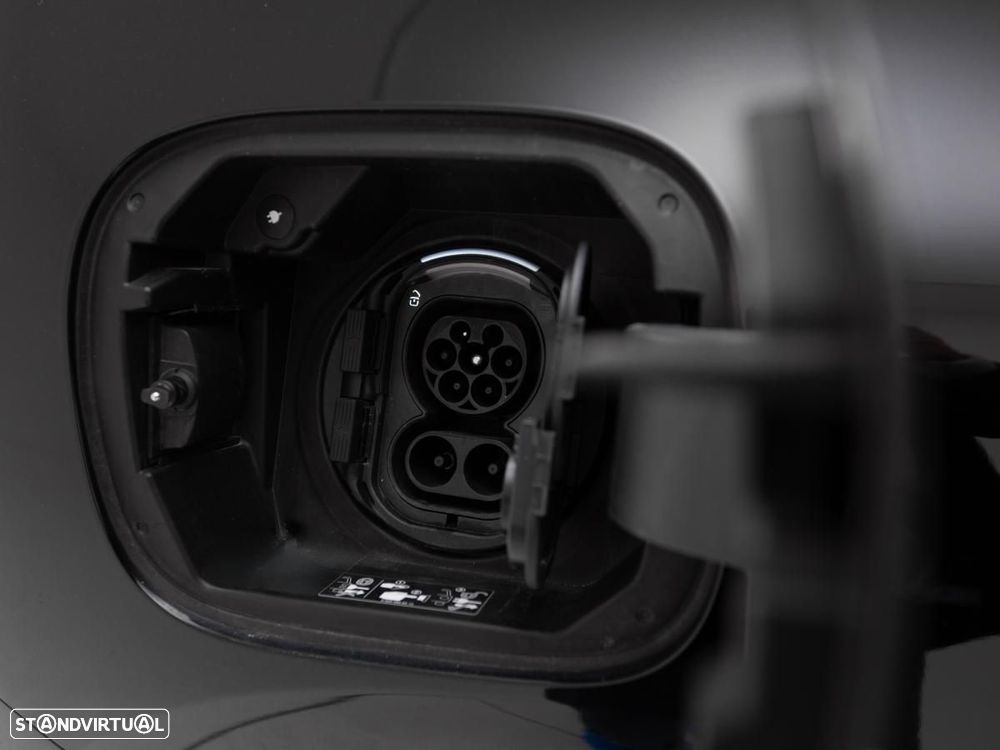 Mercedes-Benz EQA 250+ AMG Line - 16