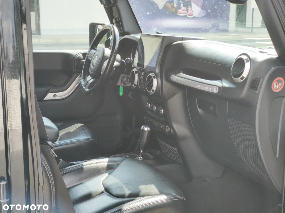Jeep Wrangler 3.6 Unlim Sahara EU6 - 17