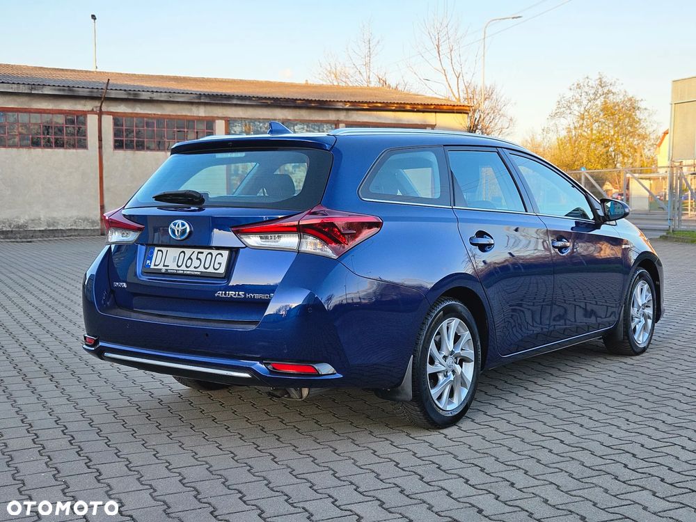 Toyota Auris Hybrid 135 Premium - 4