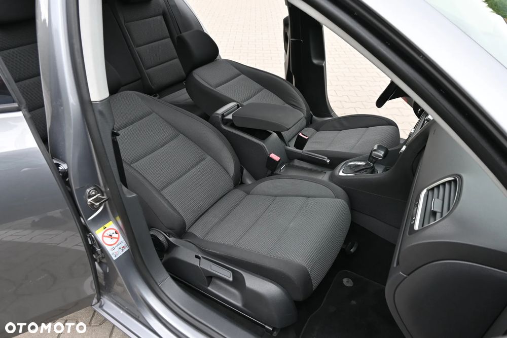 Volkswagen Golf 1.4 TSI DSG Individual - 26