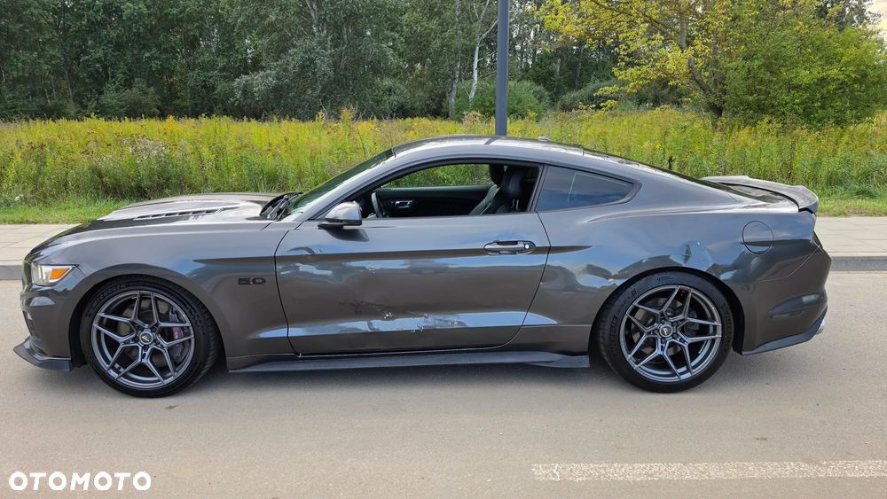 Ford Mustang 5.0 V8 GT - 12
