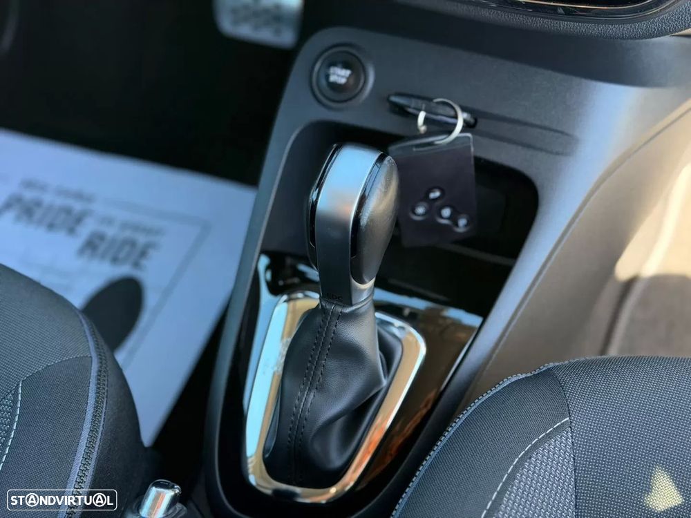 Renault Captur TCe 120 EDC Dynamique — fotografia 11