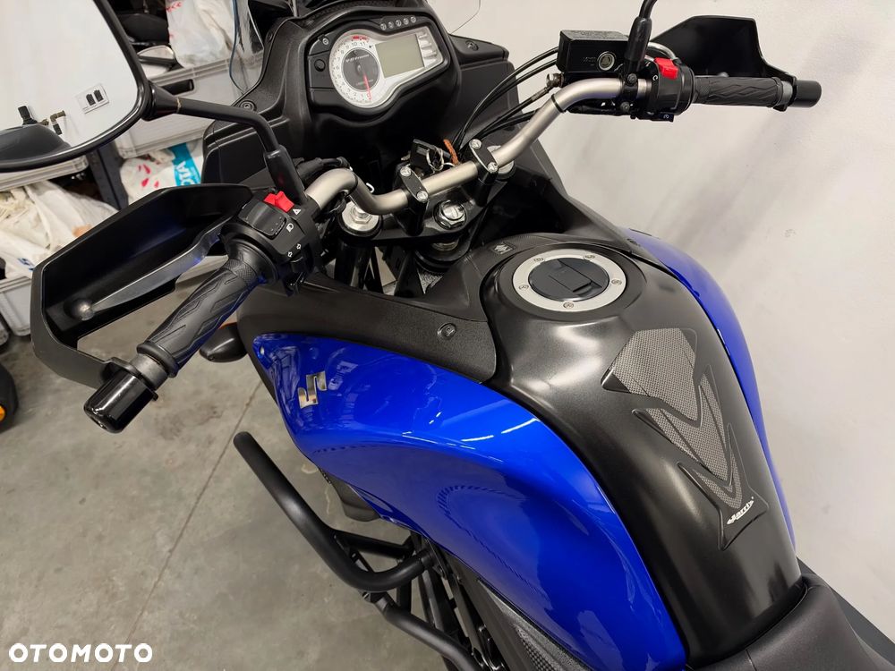 Suzuki V-STROM - 17