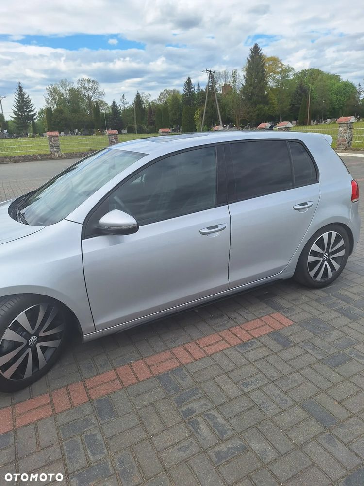 Volkswagen Golf - 1