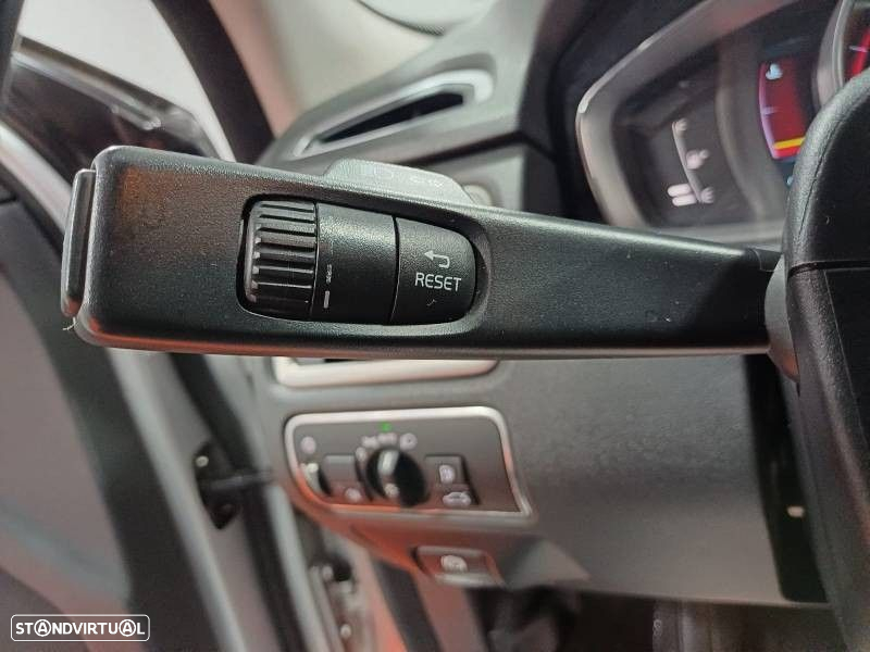 Volvo XC 70 2.0 D4 Momentum Geartronic - 17