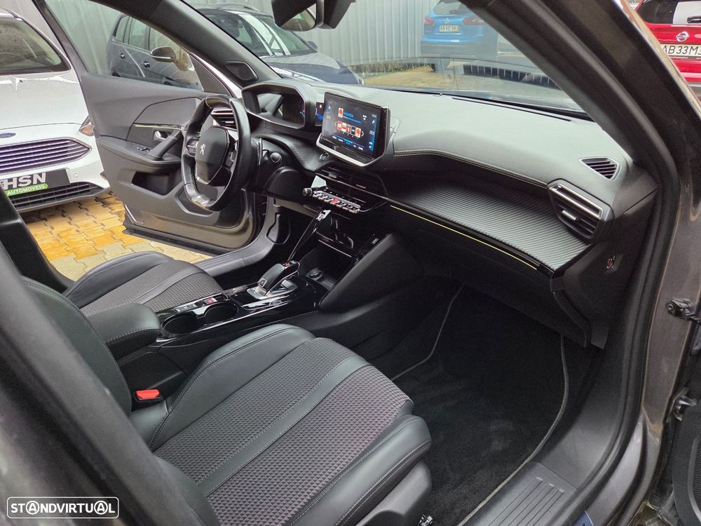 Peugeot 2008 1.5 BlueHDi GT EAT8 - 9