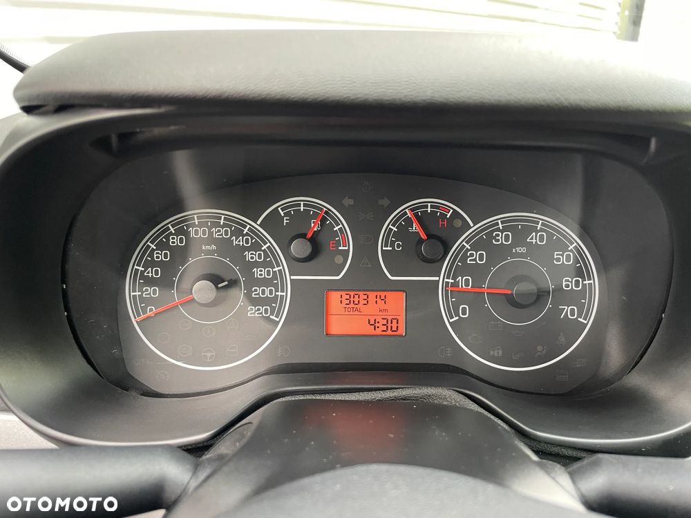 Fiat Punto 1.2 Young - 19