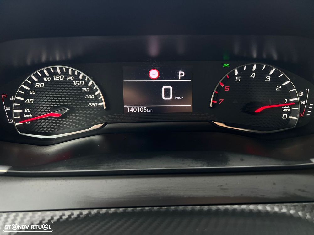Peugeot 2008 1.2 PureTech Active EAT8 - 7
