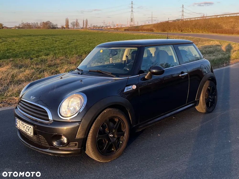 MINI Cooper Standard - 1