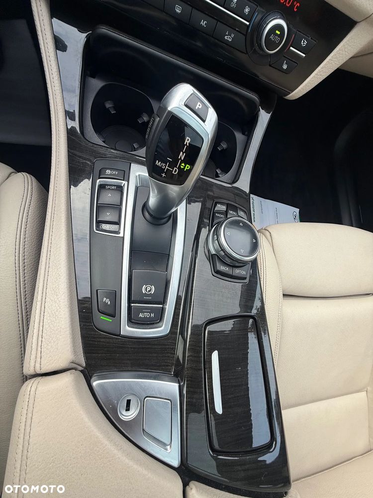BMW Seria 5 530d Touring Luxury Line - 32