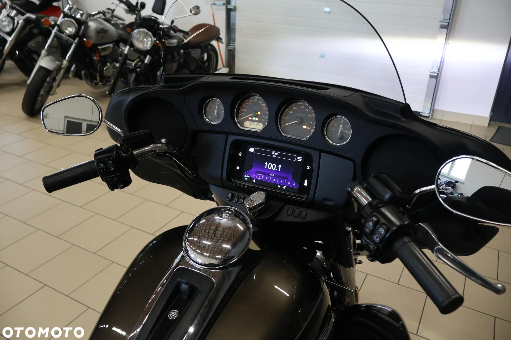 Harley-Davidson Touring Electra Glide - 27