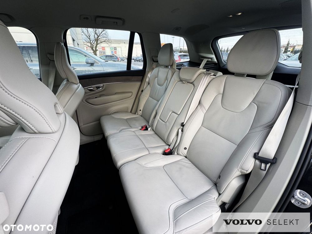 Volvo XC 90 - 32