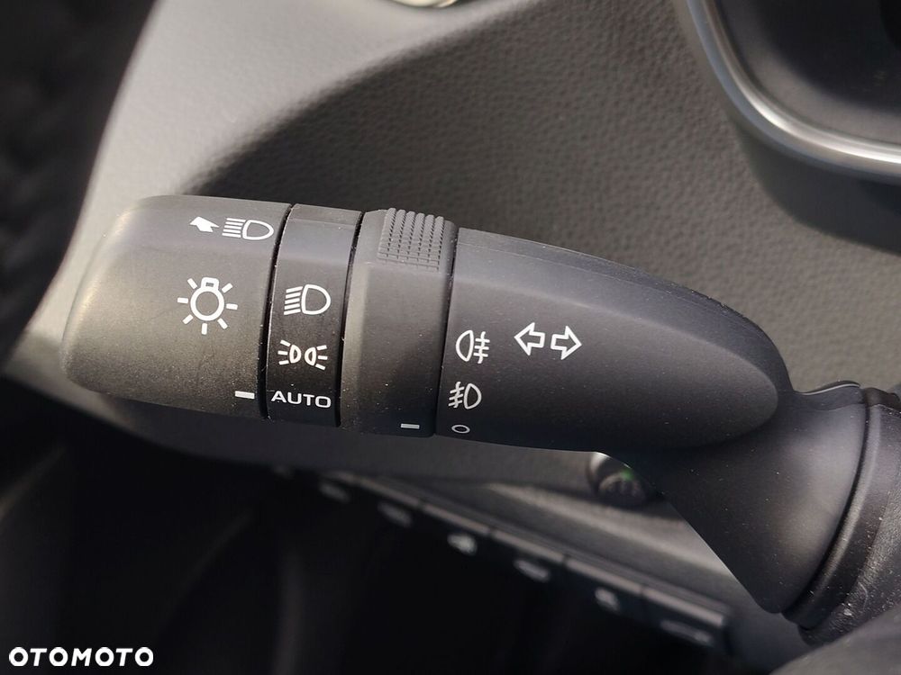 Toyota Corolla 1.8 Hybrid Style - 17