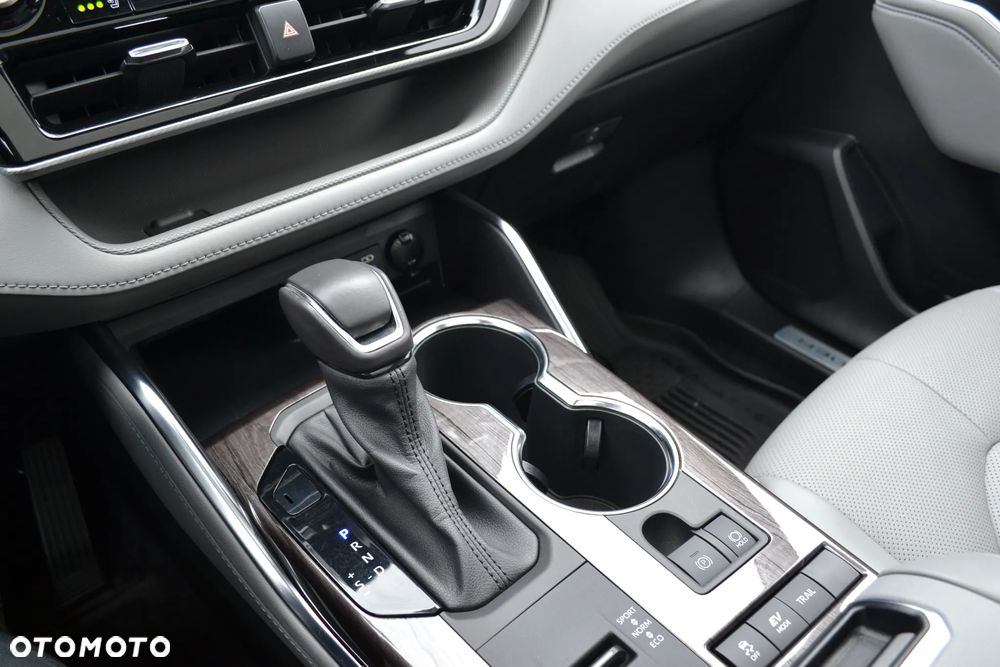 Toyota Highlander 2.5 Hybrid Executive - 27