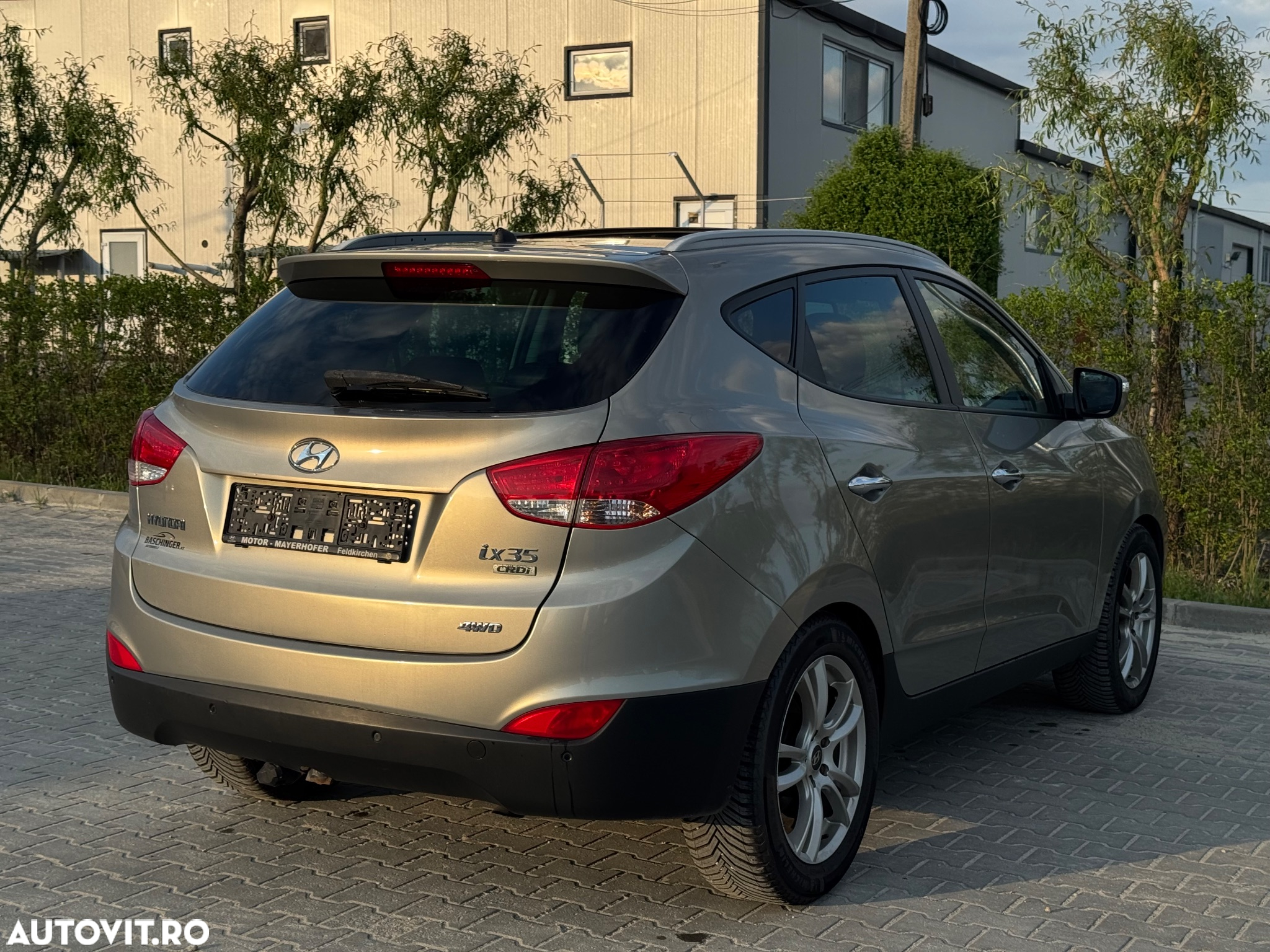 Hyundai ix35 2.0 CRDI 4WD Automatik Premium - 4