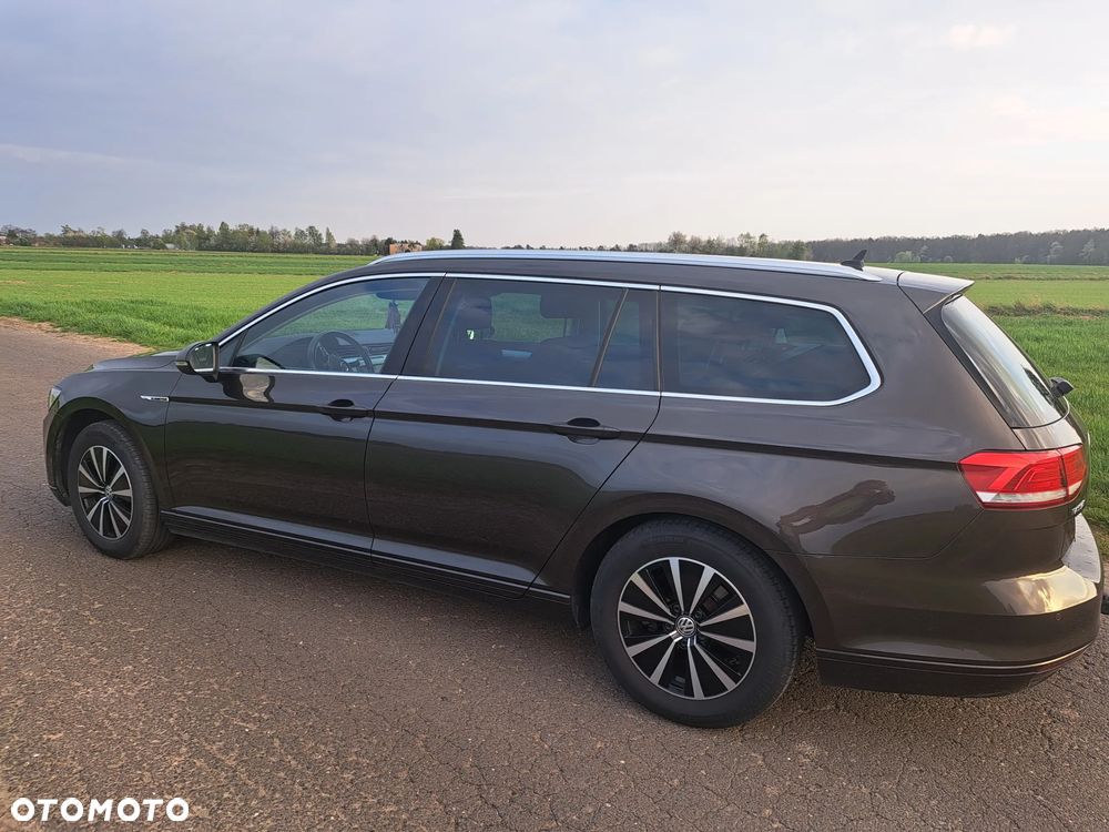 Volkswagen Passat 2.0 TDI (BlueMotion Technology) DSG Comfortline - 8