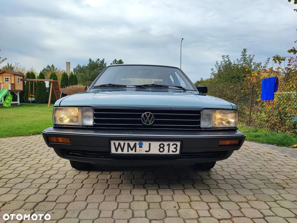 Volkswagen Passat 1.6 C - 9