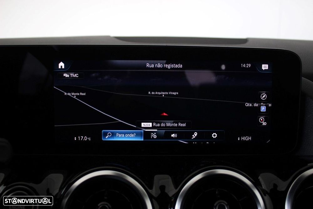 Mercedes-Benz GLA 180 d AMG Line - 34