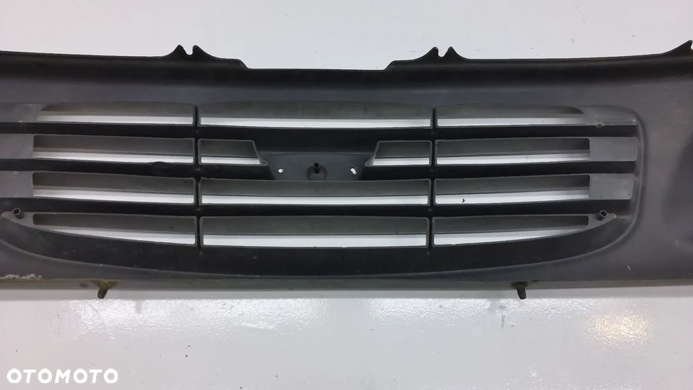 Daewoo Lublin Atrapa Grill - 6