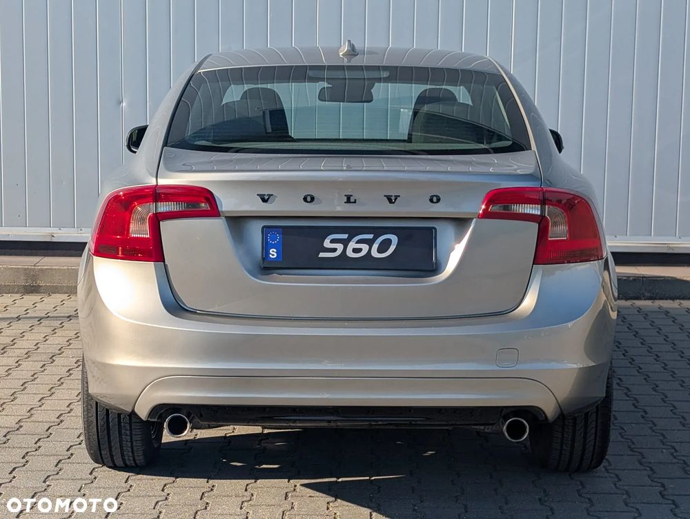 Volvo S60 T4 Momentum - 5