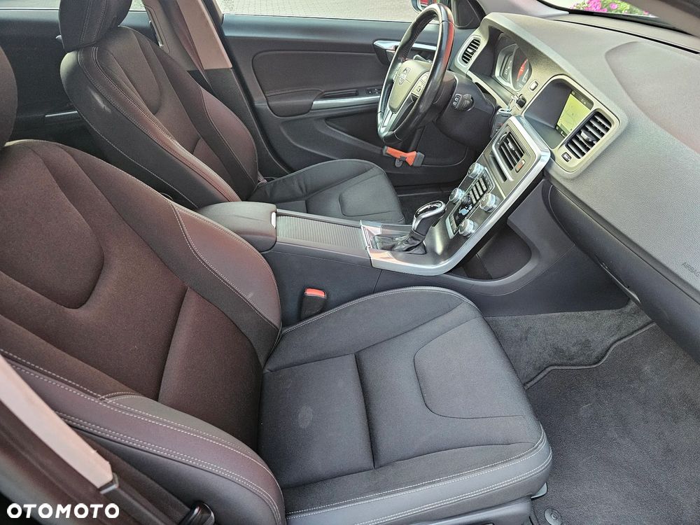 Volvo V60 D4 Drive-E Momentum - 7