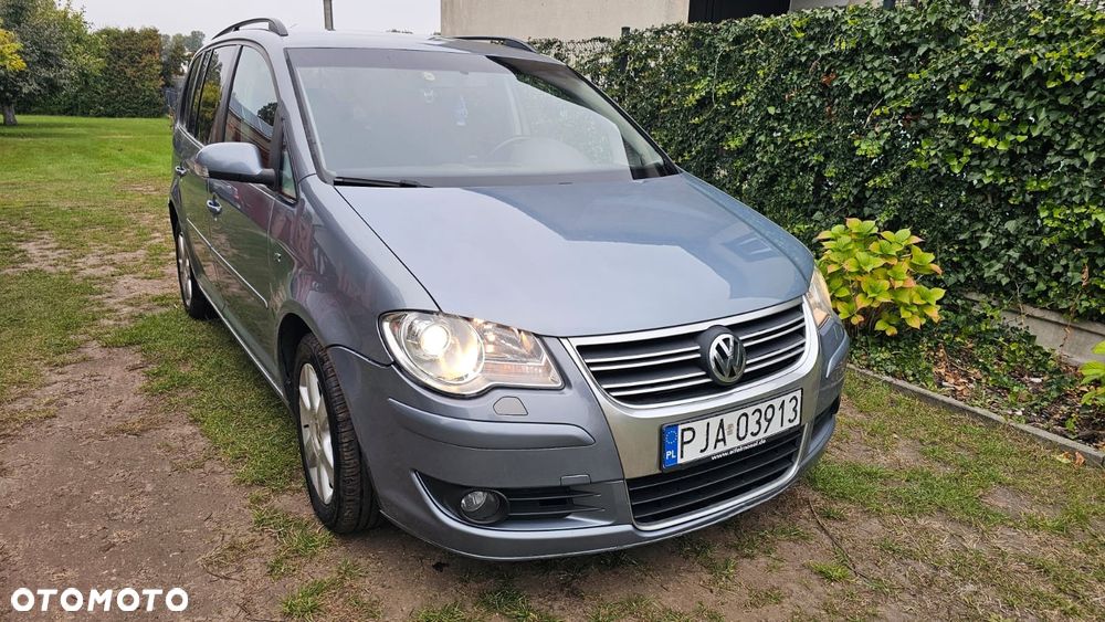 Volkswagen Touran - 1