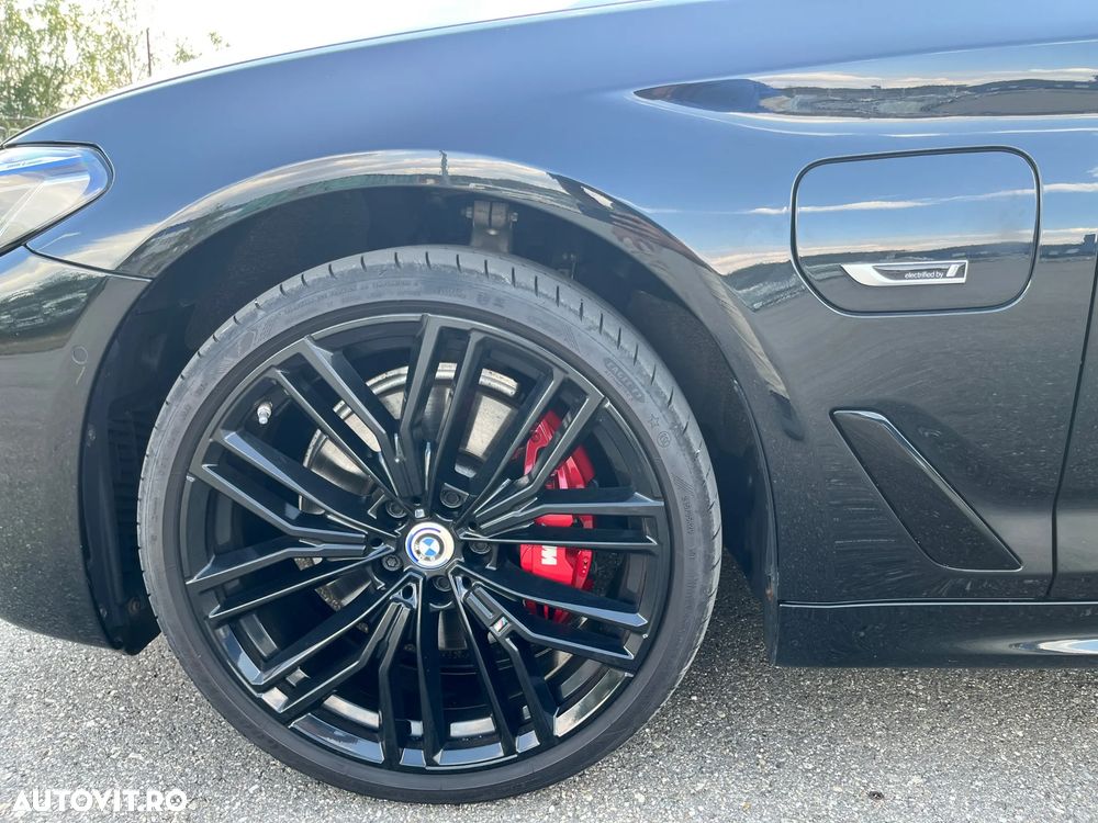 BMW Seria 5 530e xDrive AT PHEV - 32