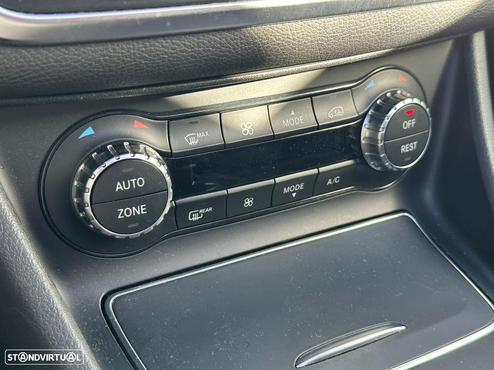 Mercedes-Benz CLA 180 d Shooting Brake AMG Line - 17