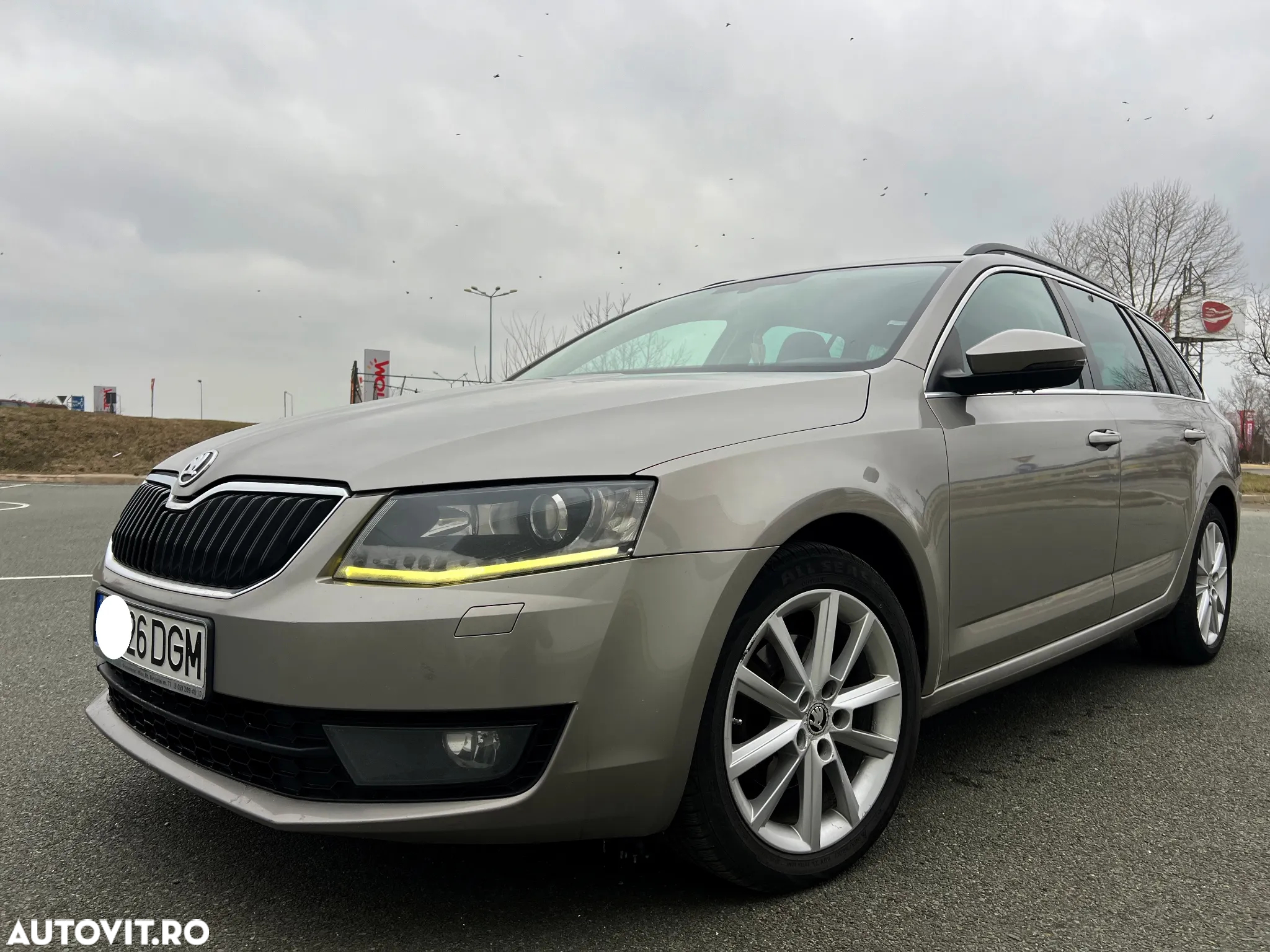 Skoda Octavia 1.6 TDI DSG Ambition - 11