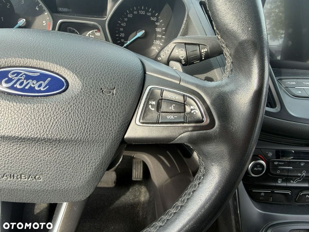 Ford Kuga - 31