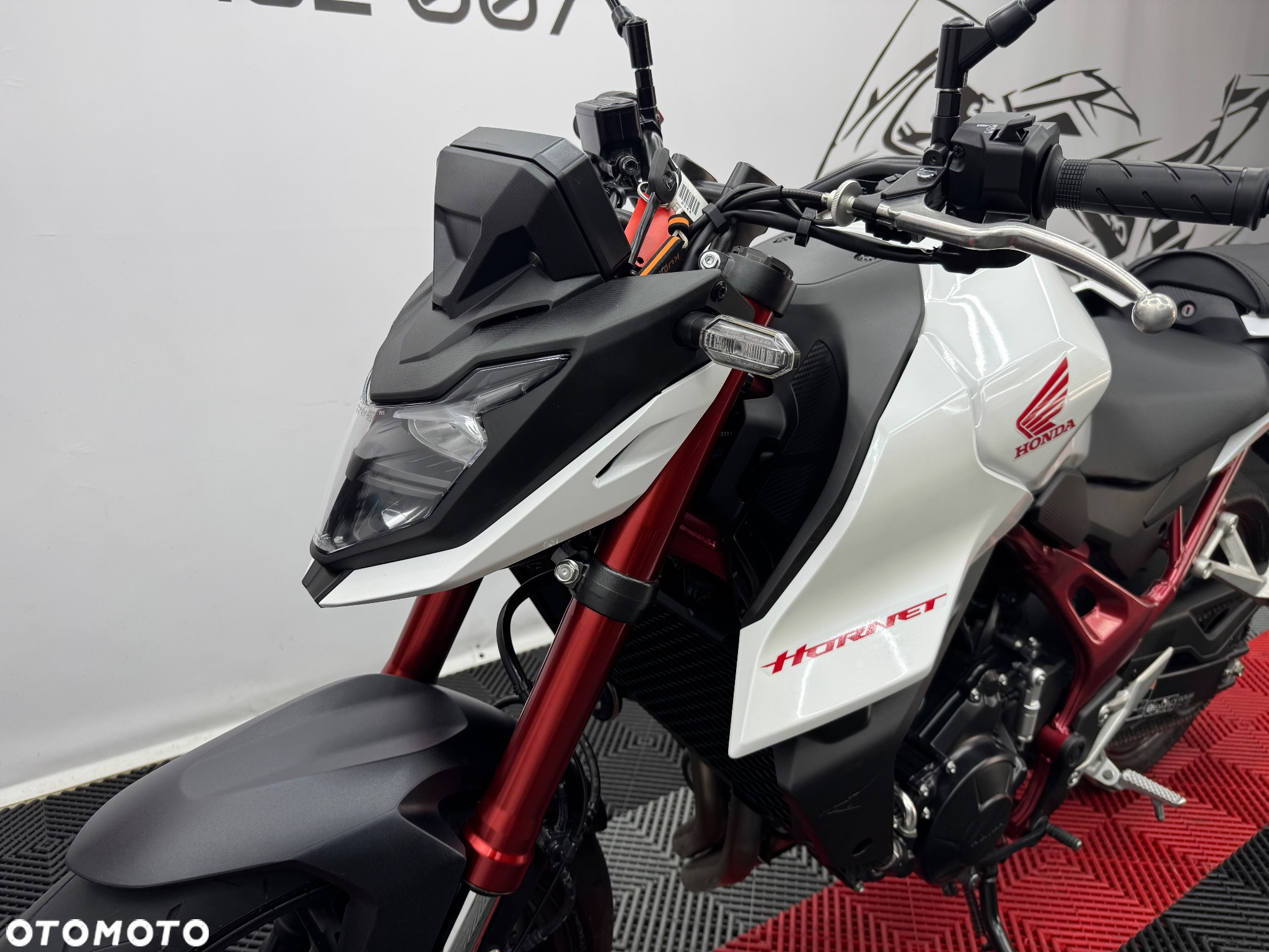 Honda CB - 16