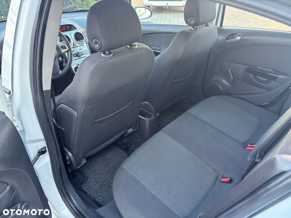 Opel Corsa 1.2 16V Essentia - 16